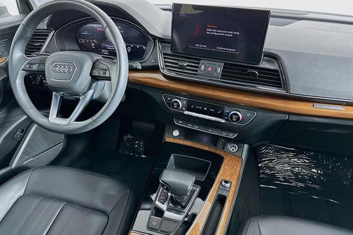 2023 Audi Q5 45 S line Premium Plus