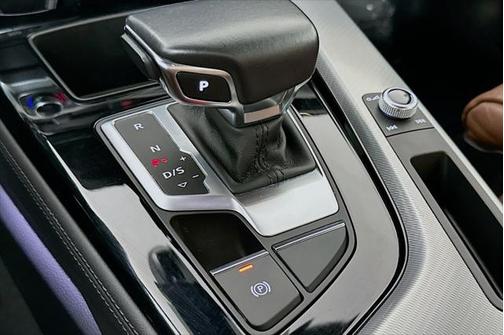 2024 Audi A4 45 S line Premium Plus