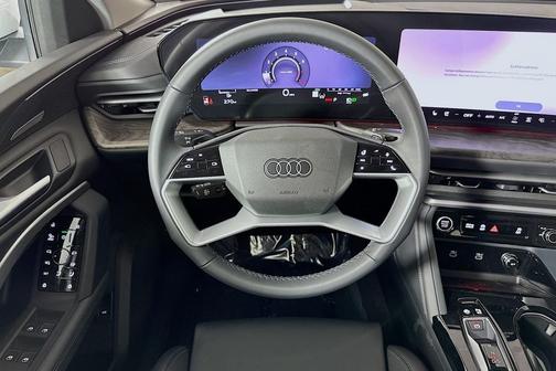Glacier White Metallic 2026 Audi Q5 Premium Plus TFSI quattro S tronic