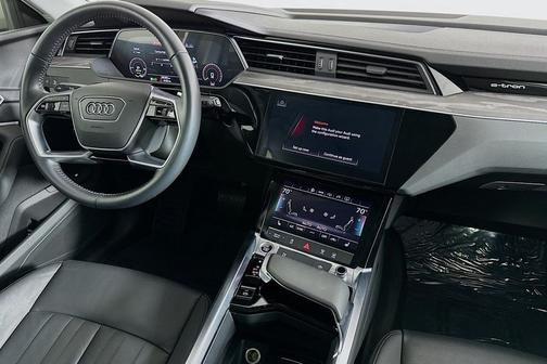 2021 Audi e-tron Premium