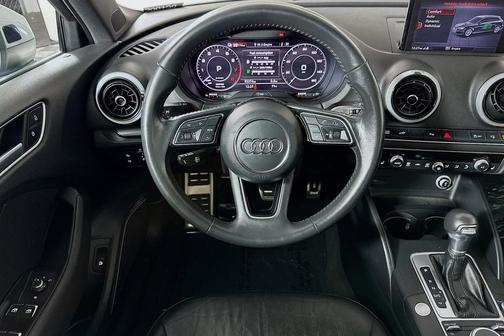 Florett Silver Metallic 2017 Audi A3 e-tron 1.4T Tech Premium Plus