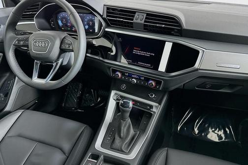 2025 Audi Q3 Premium 45 TFSI S line quattro Tiptronic