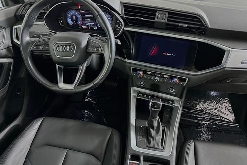 2021 Audi Q3 45 S line Premium