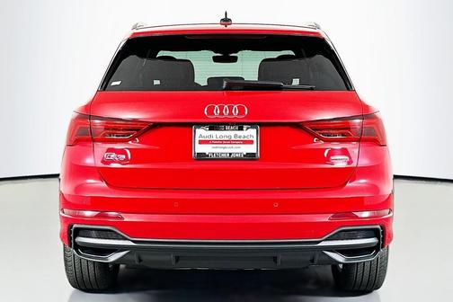 Progressive Red Metallic 2025 Audi Q3 Premium 45 TFSI S line quattro Tiptronic