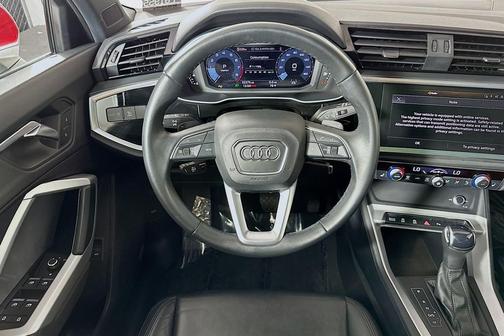 Progressive Red Metallic 2025 Audi Q3 Premium 45 TFSI S line quattro Tiptronic