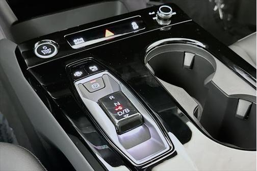 2025 Audi Q6 e-tron Premium quattro