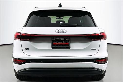 2025 Audi Q6 e-tron Premium quattro