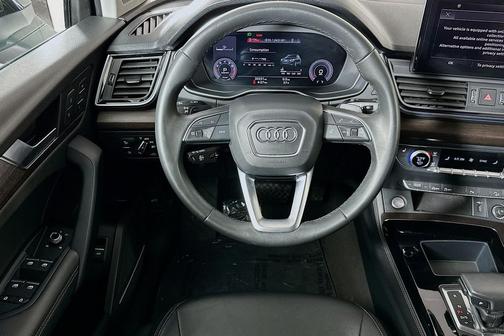 2023 Audi Q5 45 S line Premium Plus