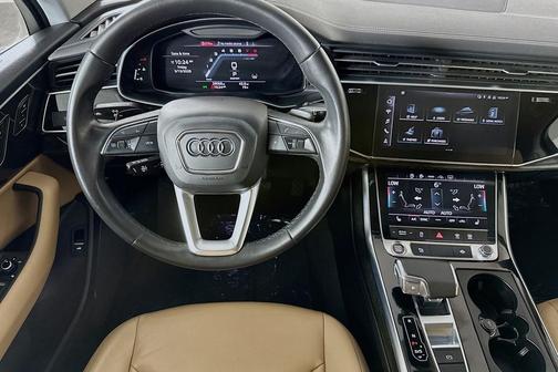 2023 Audi Q7 45 Premium