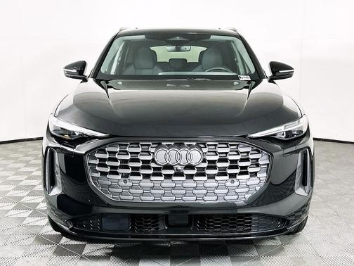 Mythos Black Metallic 2025 Audi Q5 Prestige TFSI quattro S tronic