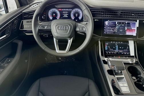 2026 Audi Q7 55 Premium Plus