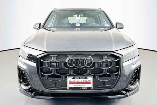 Daytona Gray Pearl Effect 2026 Audi Q7 55 Premium Plus