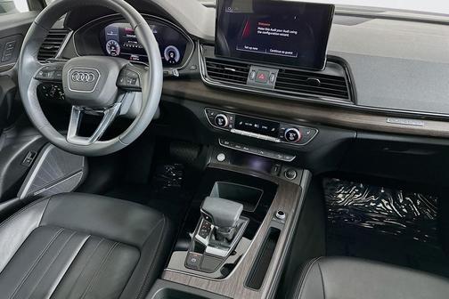 2023 Audi Q5 45 S line Premium Plus