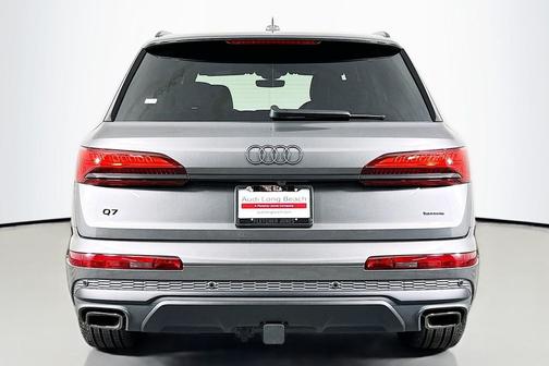2026 Audi Q7 45 Premium