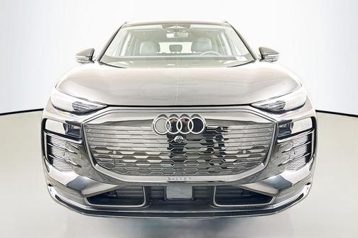 2025 Audi Q6 e-tron Premium Plus quattro