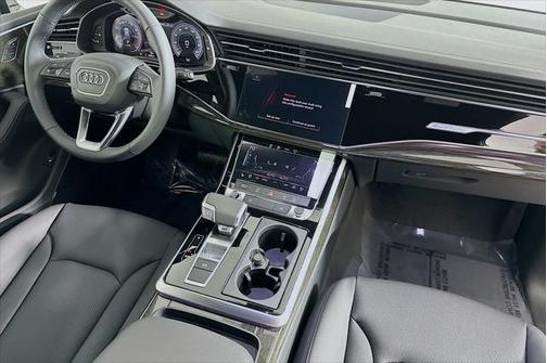 2025 Audi Q7 55 Premium Plus