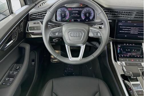 2025 Audi Q7 55 Premium Plus