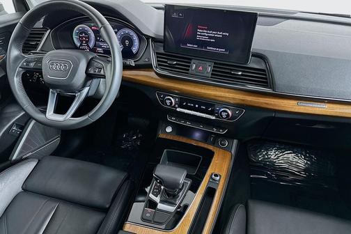 Chronos Gray Metallic 2023 Audi Q5 55 S line Premium Plus