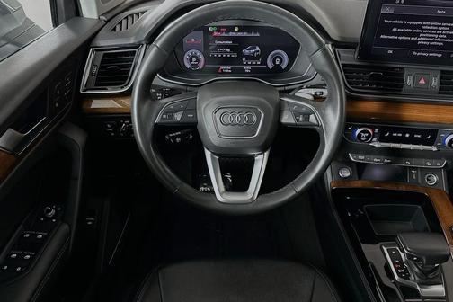 2022 Audi Q5 45 S line Premium Plus