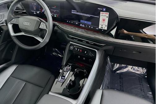 2025 Audi Q5 Premium