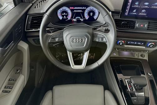 2023 Audi Q5 45 S line Prestige