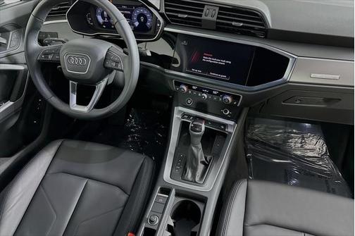 2024 Audi Q3 Premium 45 TFSI S line quattro Tiptronic