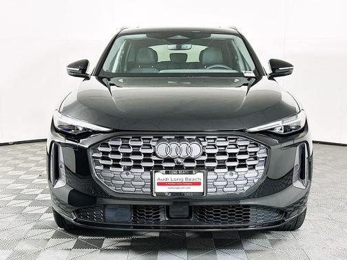 Mythos Black Metallic 2025 Audi Q5 Premium Plus TFSI quattro S tronic