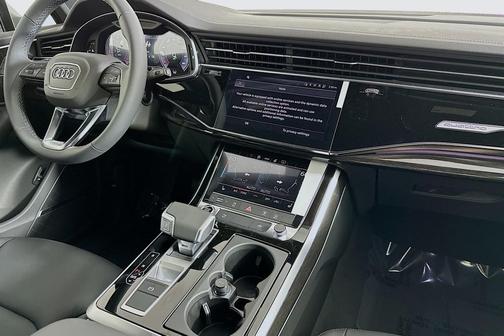 Samurai Gray Metallic 2026 Audi Q7 45 Premium