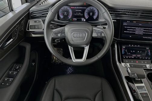 2025 Audi Q7 55 Premium Plus