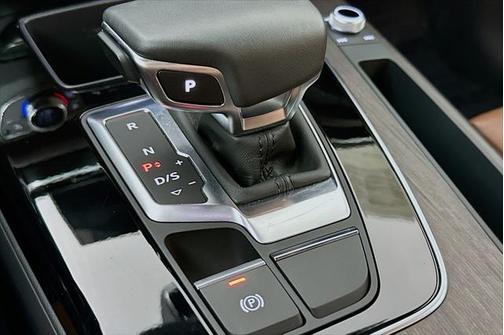 2024 Audi Q5 45 S line Premium