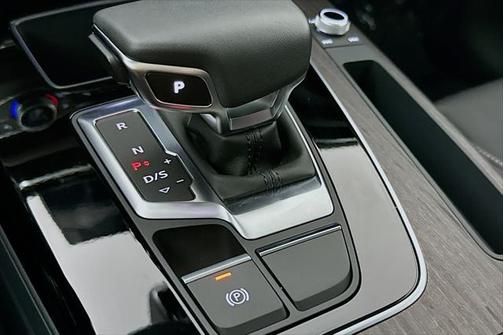 2024 Audi Q5 45 S line Premium