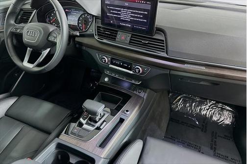 2024 Audi Q5 45 S line Premium