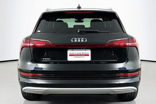 2019 Audi e-tron Premium Plus