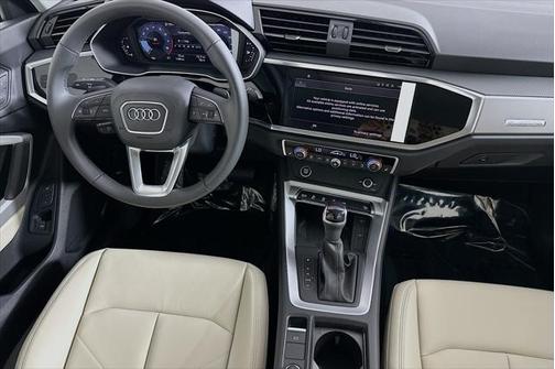 2025 Audi Q3 Premium 45 TFSI S line quattro Tiptronic