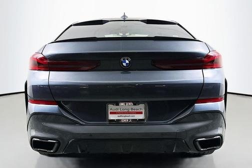 2022 BMW X6 M50i
