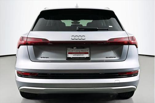 2022 Audi e-tron Premium