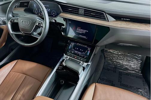2022 Audi e-tron Premium