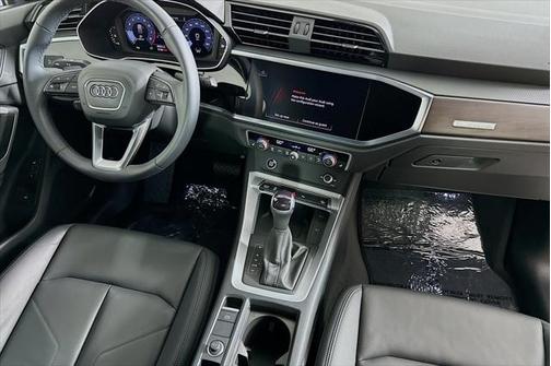 2024 Audi Q3 Premium 45 TFSI S line quattro Tiptronic