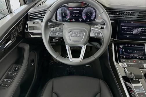2025 Audi Q7 55 Premium Plus