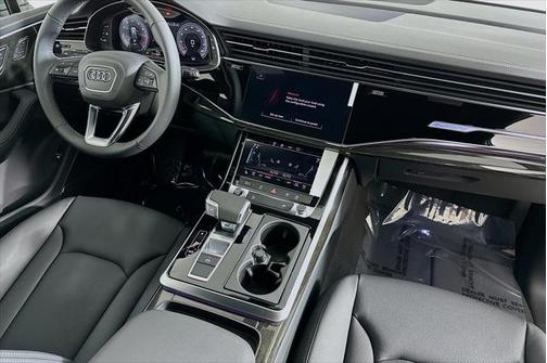 2025 Audi Q7 55 Premium Plus