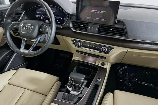 2022 Audi Q5 45 S line Premium Plus