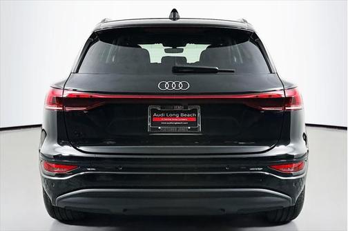 2025 Audi Q6 e-tron Prestige quattro