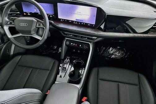Tambora Gray Metallic 2026 Audi Q5 Premium TFSI quattro S tronic