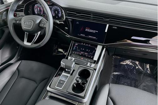 2025 Audi Q7 55 Premium Plus
