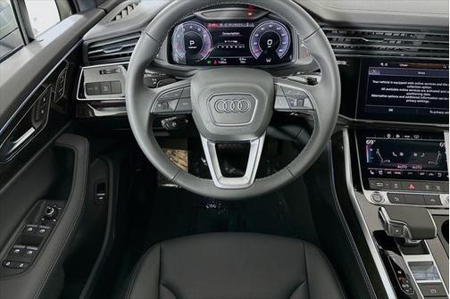 2025 Audi Q7 55 Premium Plus