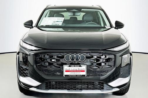 Mythos Black Metallic 2026 Audi Q3 TFSI quattro S tronic