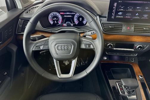 2023 Audi Q5 45 S line Premium Plus