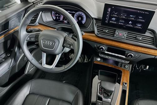 2023 Audi Q5 45 S line Premium Plus