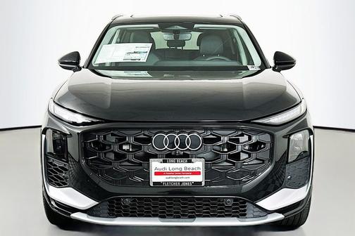 Mythos Black Metallic 2026 Audi Q3 TFSI quattro S tronic