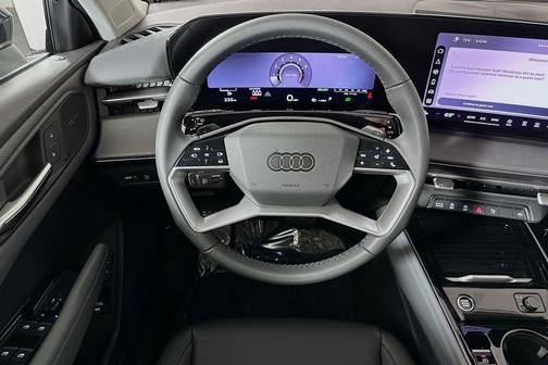Mythos Black Metallic 2026 Audi Q3 TFSI quattro S tronic